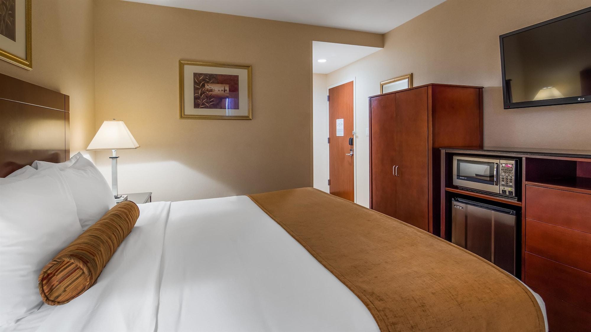 Best Western Plus Arena Hotel New York Exterior foto